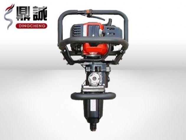 點擊查看詳細信息<br>標題：便攜式內(nèi)燃扳手 閱讀次數(shù)：4524