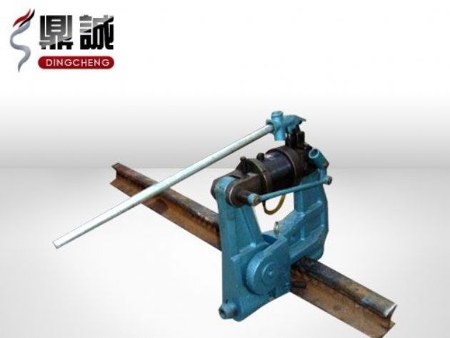 點擊查看詳細信息<br>標(biāo)題：液壓鋼軌擠孔機 閱讀次數(shù)：4564