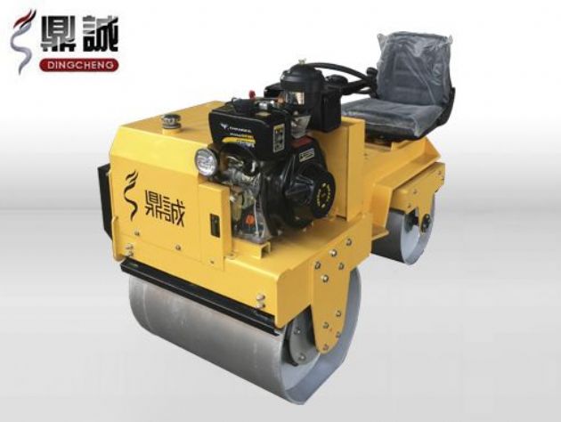 點(diǎn)擊查看詳細(xì)信息<br>標(biāo)題：DC850C座駕式壓路機(jī) 閱讀次數(shù)：13694